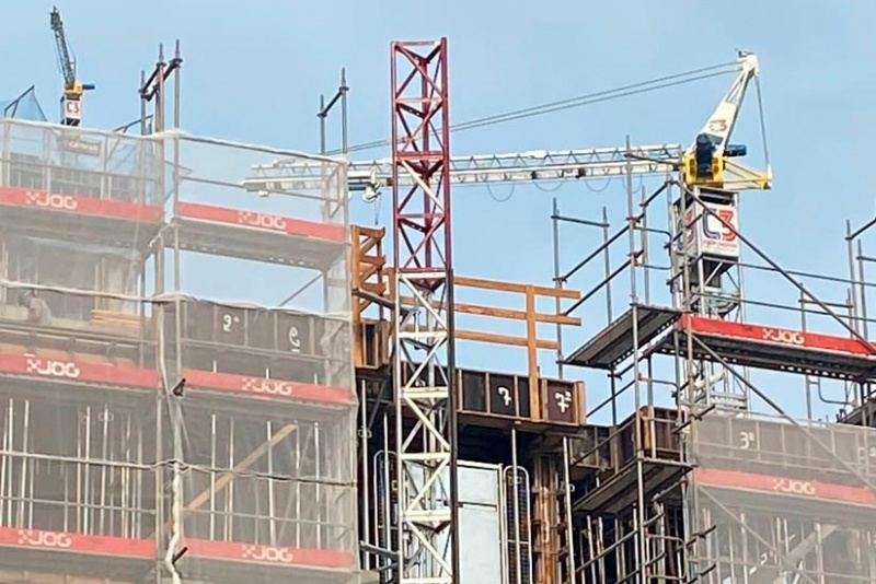 Terrenos em declive: como construir e quais equipamentos utilizar